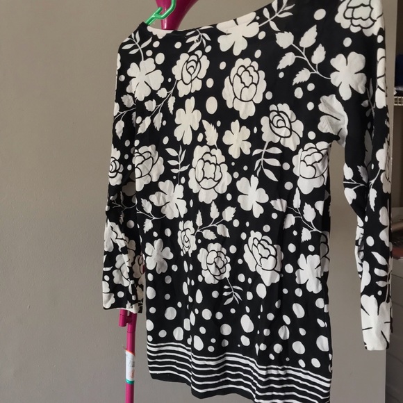 CDP & CO. BLACK AND WHITE FLOWERED BLOUSE - Picture 8 of 8